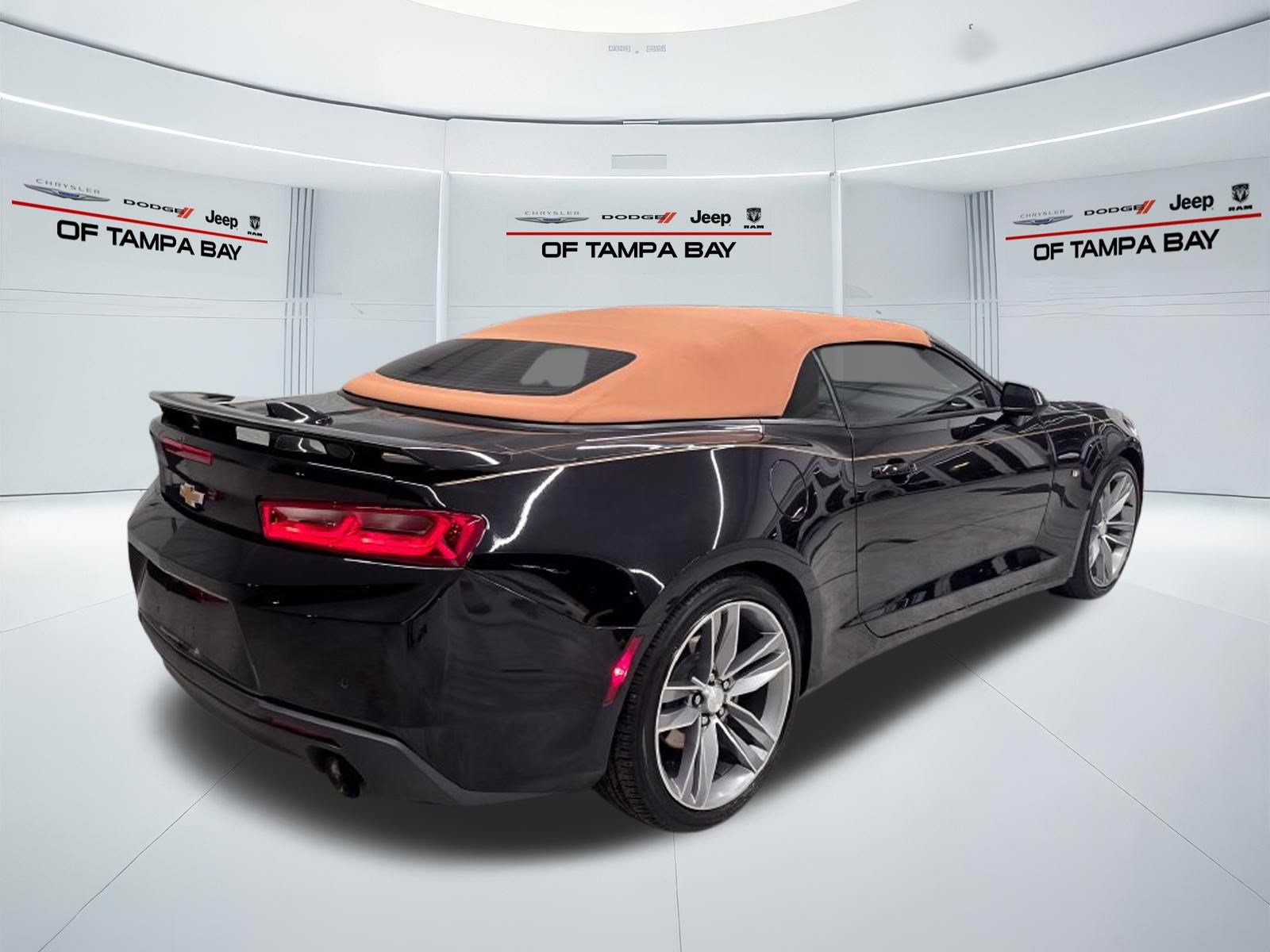 Used 2018 Chevrolet Camaro LT RWD image 6