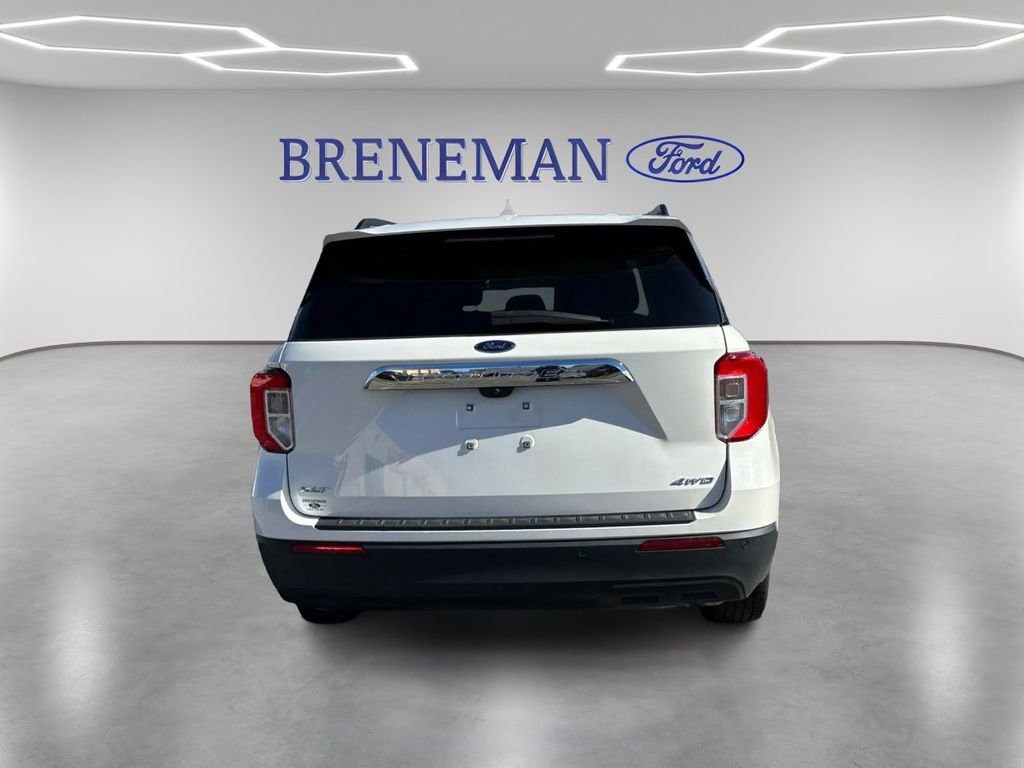 Used 2022 Ford Explorer XLT image 6