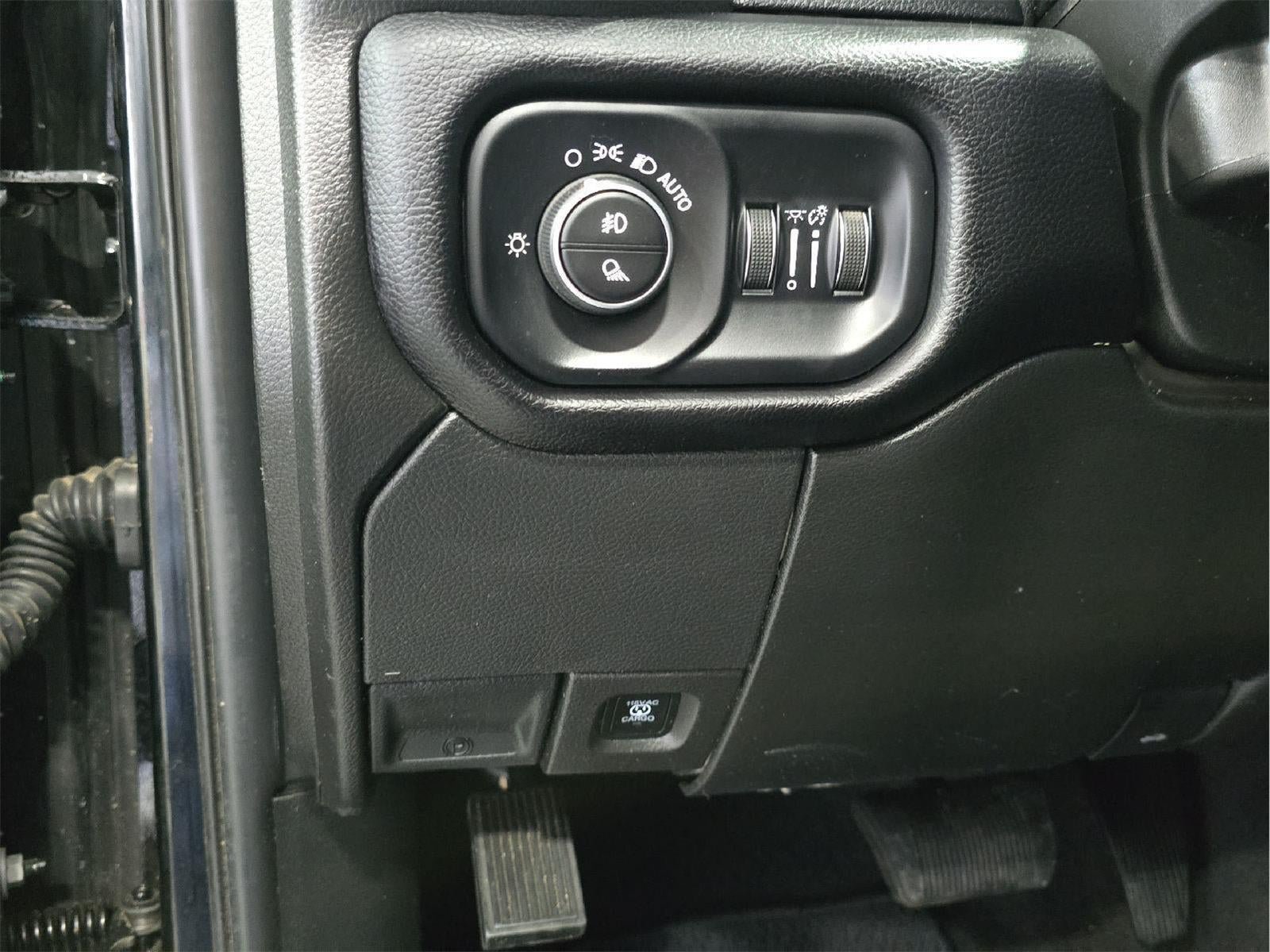 Used 2024 RAM 2500 Laramie w/ Safety Group AWD/4WD image 10