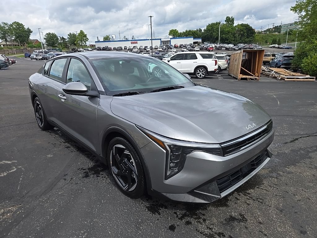 Certified 2025 Kia K4 EX FWD image 1