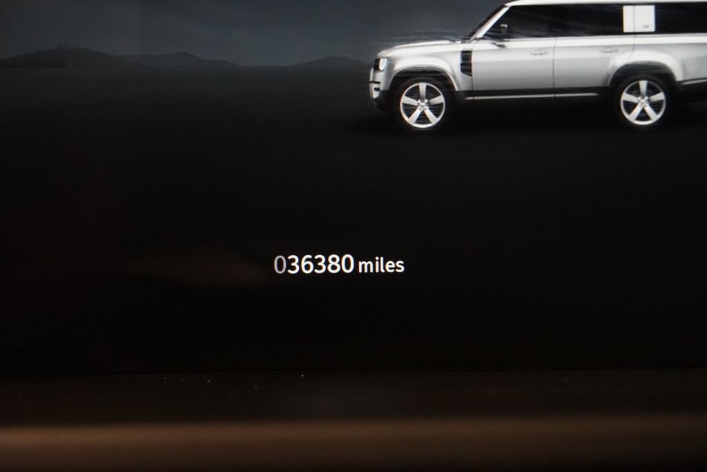 Used 2024 Land Rover Defender 130 S image 7