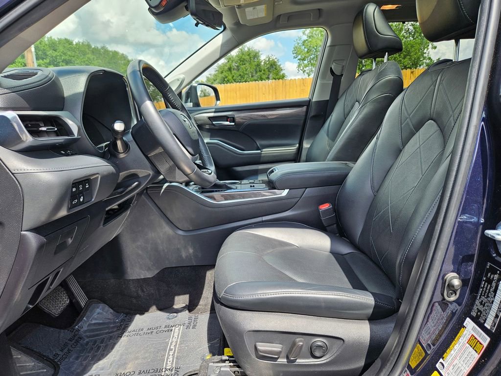Used 2023 Toyota Highlander Platinum AWD/4WD image 16