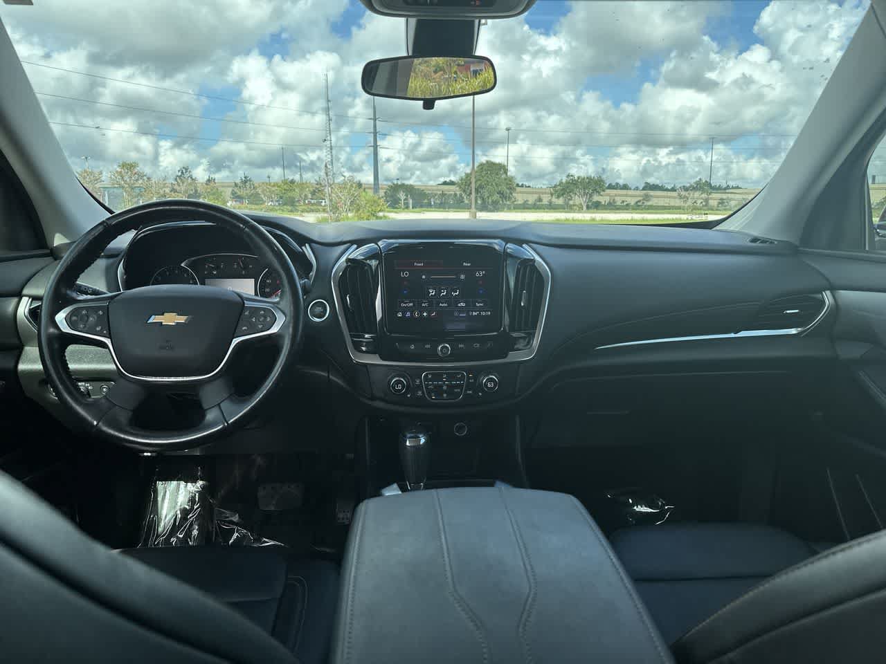 Used 2020 Chevrolet Traverse LT w/ Driver Confidence II Package FWD image 17