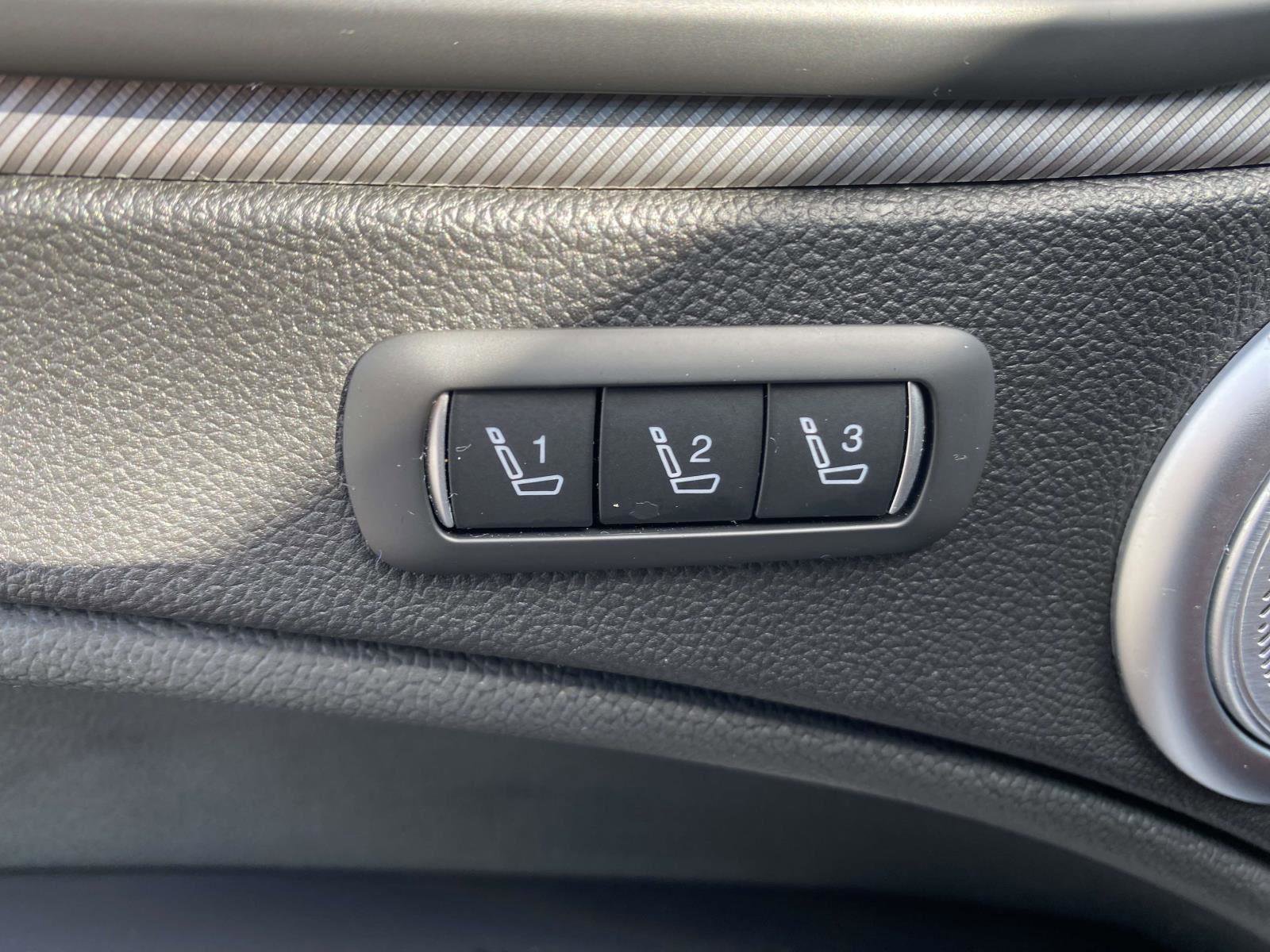 Used 2022 Alfa Romeo Stelvio Veloce image 14