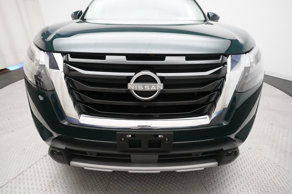 Used 2025 Nissan Pathfinder Platinum AWD/4WD image 23