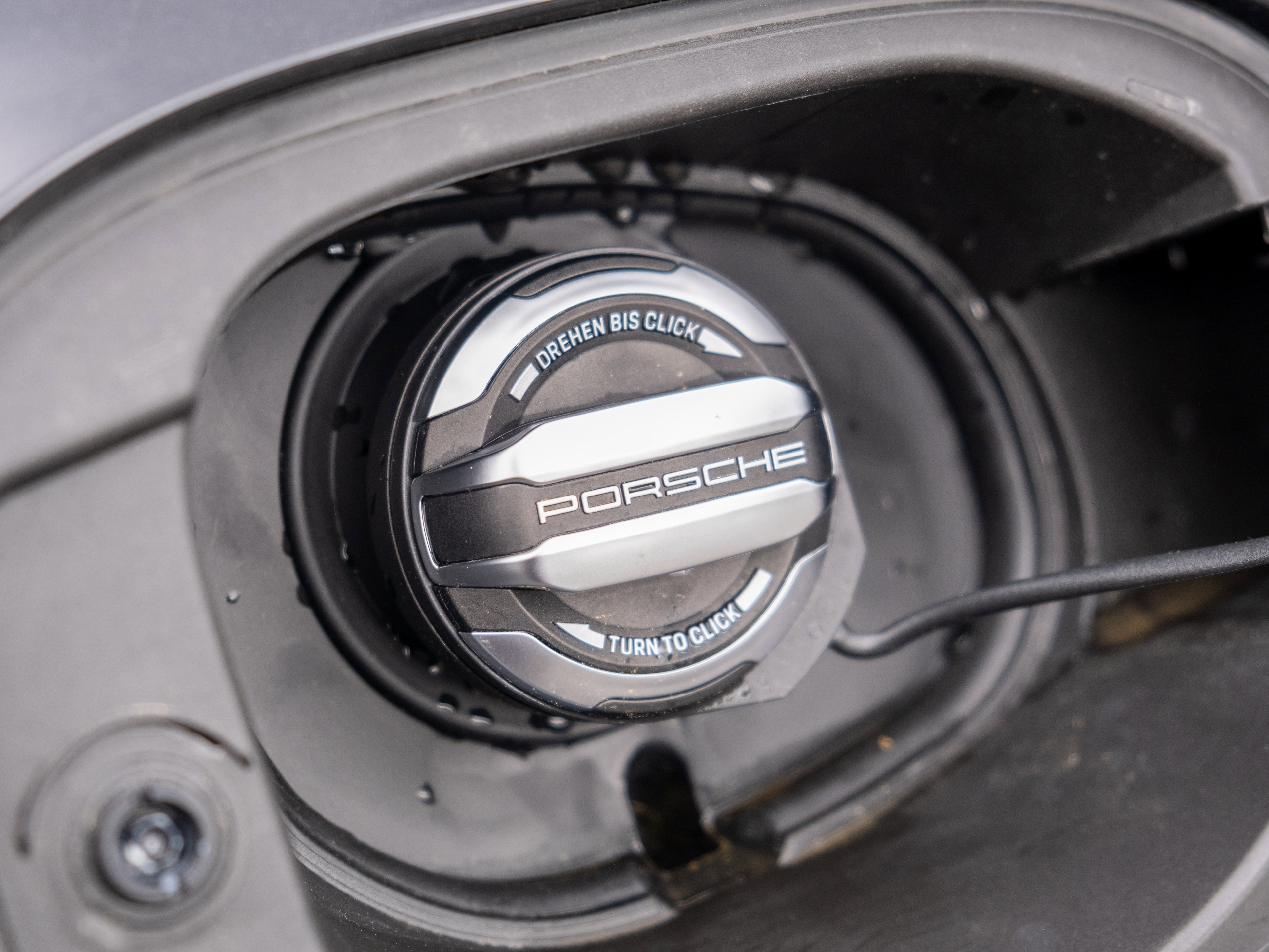 Certified 2025 Porsche Macan image 37