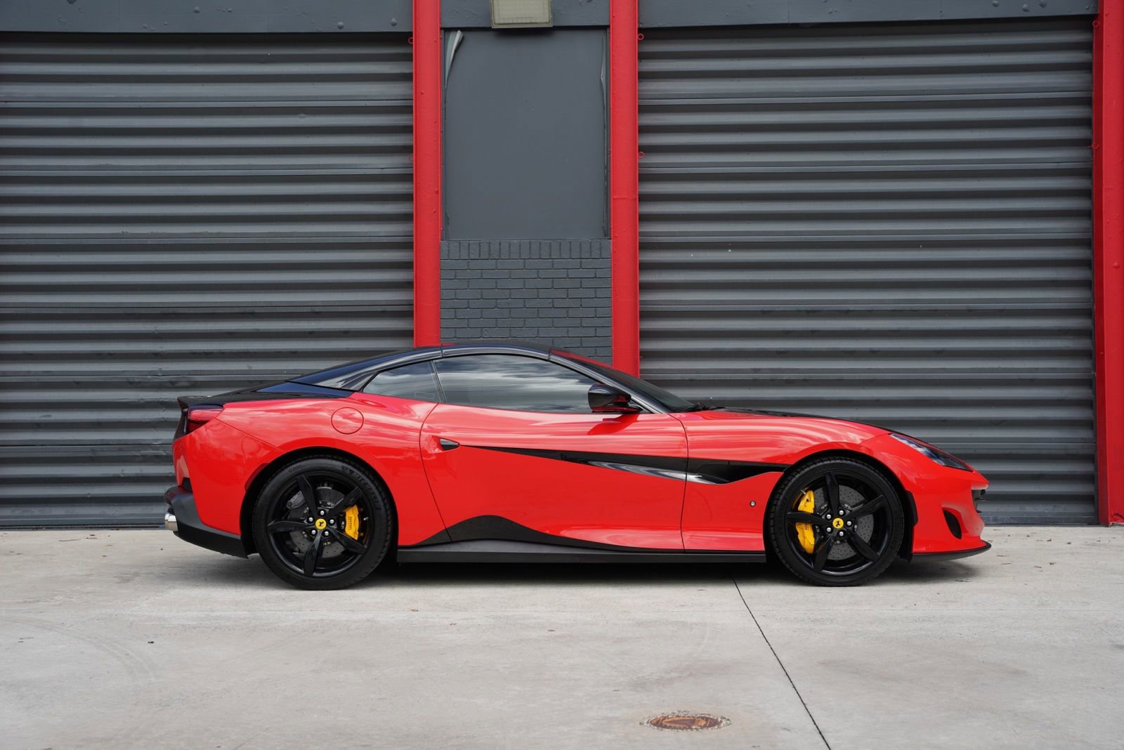 Used 2019 Ferrari Portofino image 10