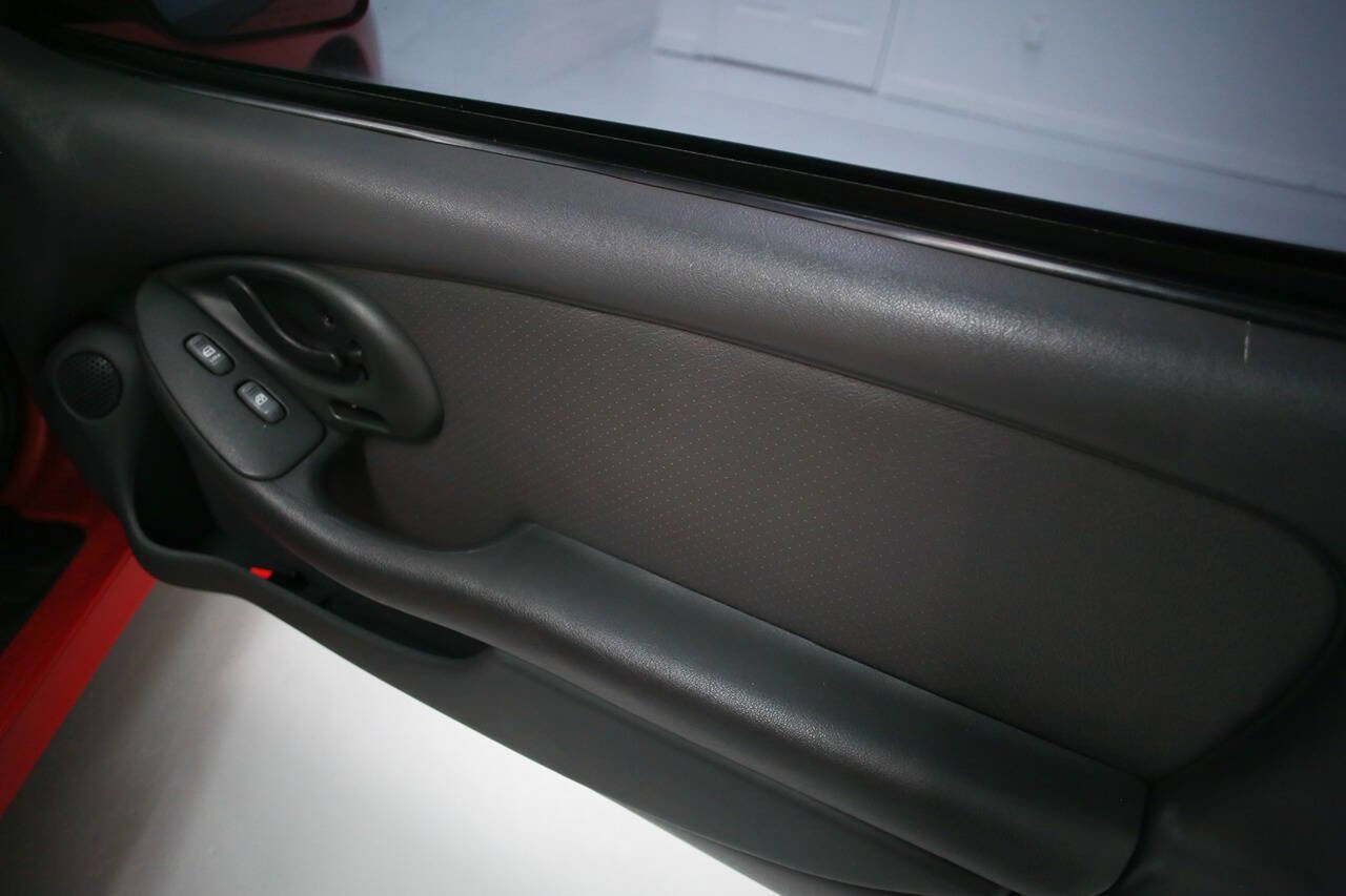 Used 1999 Pontiac Firebird Formula w/ Security Pkg image 24