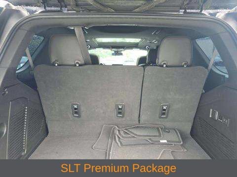 Used 2023 GMC Yukon SLT w/ SLT Premium Package AWD/4WD image 9