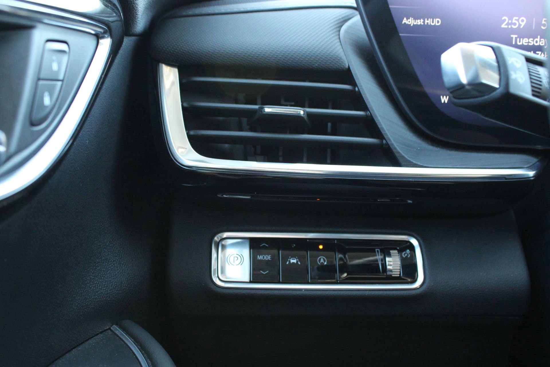 Used 2025 Buick Envision Preferred AWD/4WD image 25