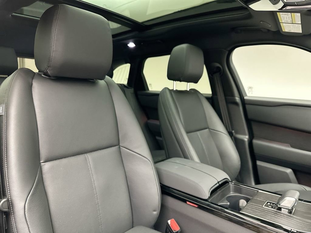 New 2026 Land Rover Range Rover Velar Dynamic SE image 6