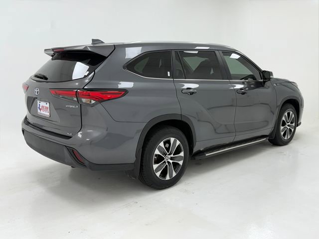 Used 2023 Toyota Highlander XLE FWD image 41