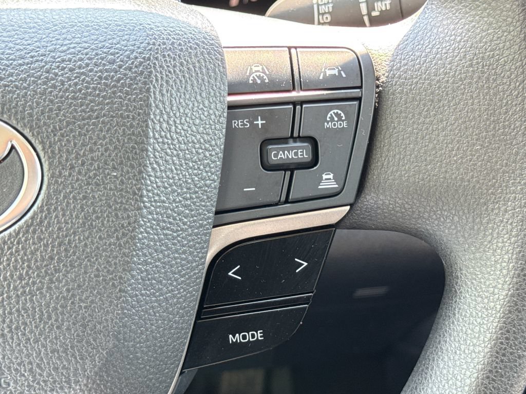 Used 2025 Toyota Camry LE FWD image 29