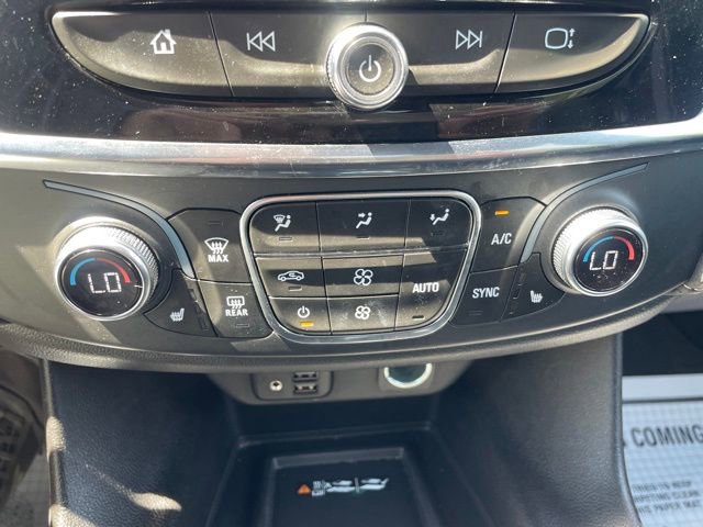 Used 2023 Chevrolet Traverse LT w/ LT Premium Package FWD image 27