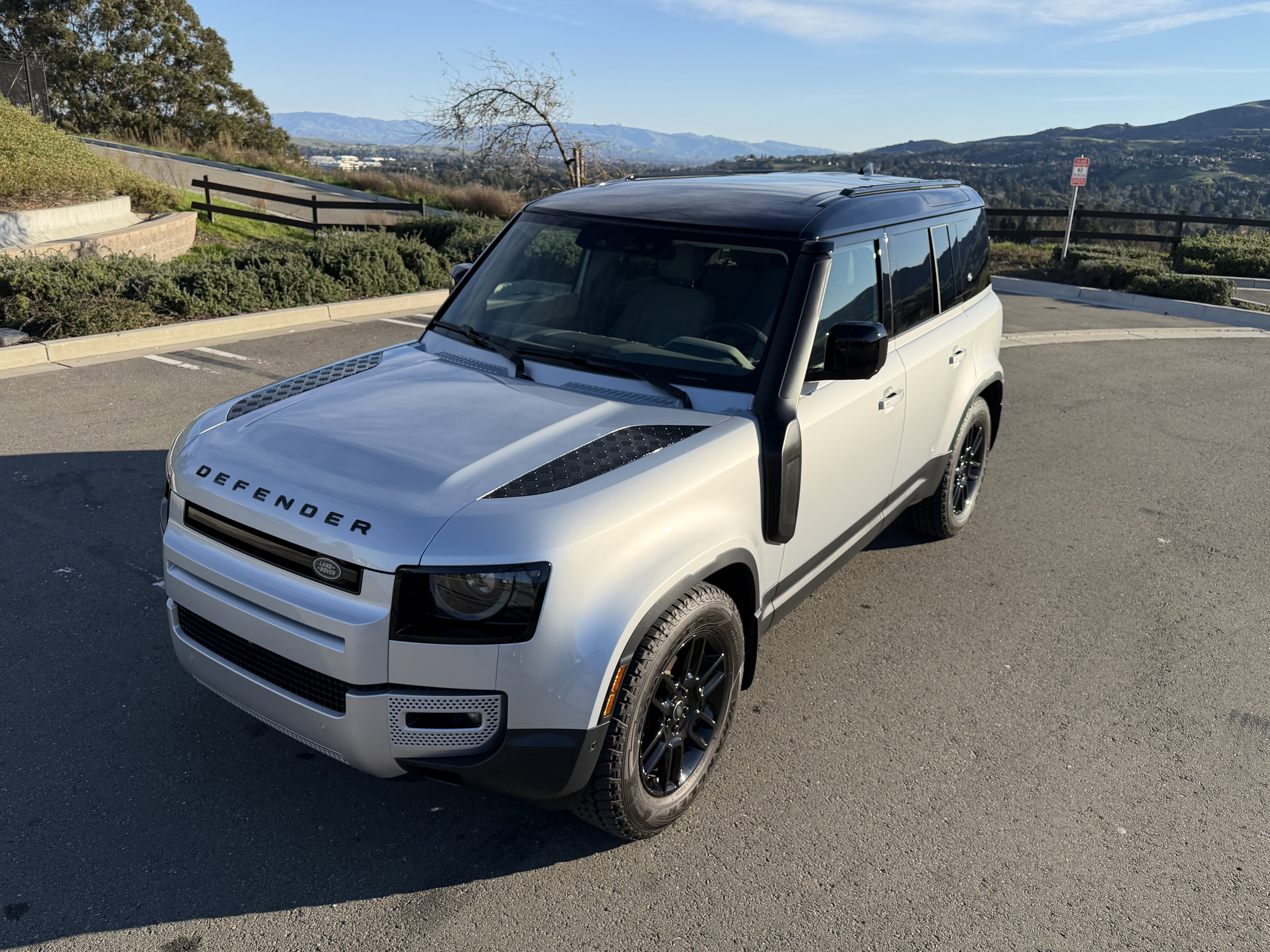 Used 2023 Land Rover Defender 110 S image 13