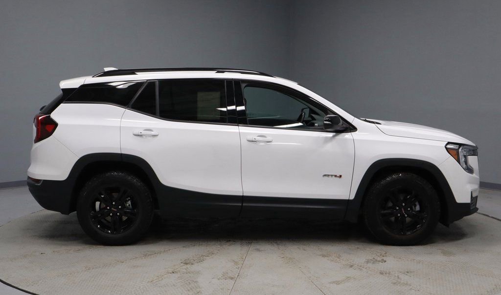 Used 2022 GMC Terrain AT4 w/ Infotainment Package II image 6