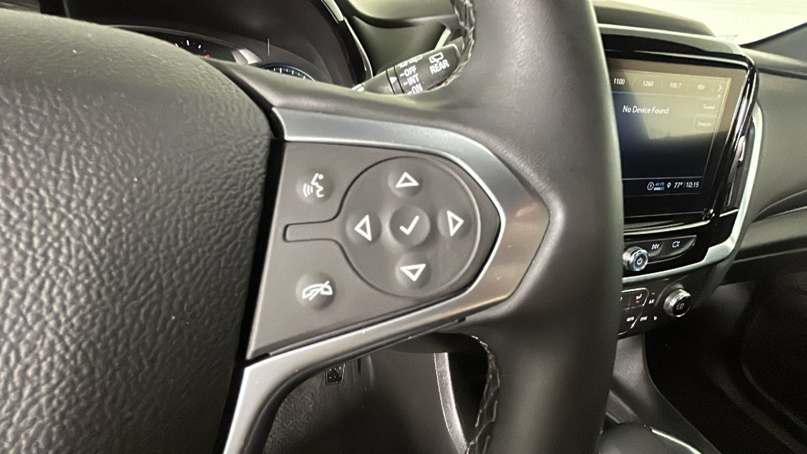 Used 2023 Chevrolet Traverse LT FWD image 19