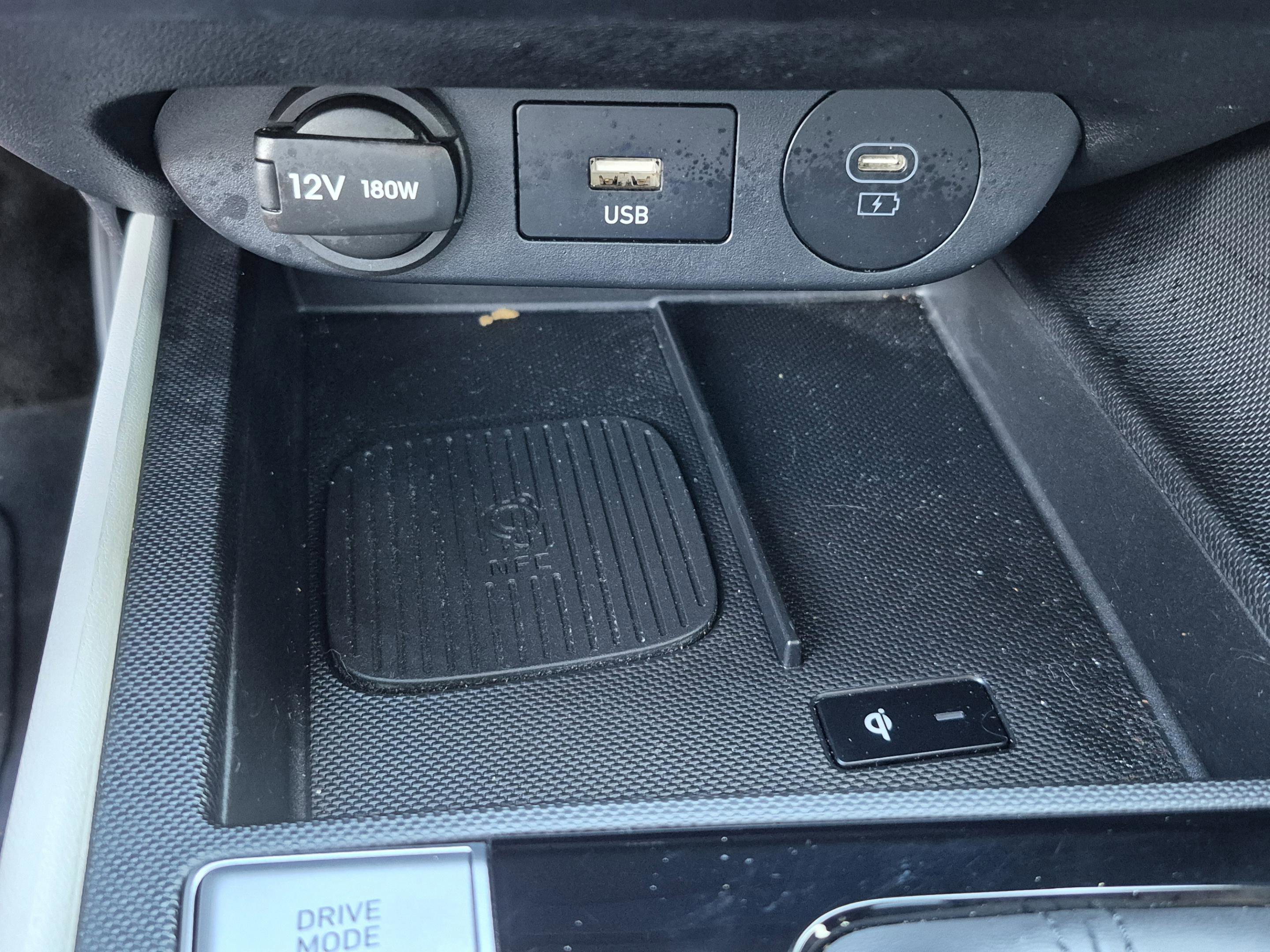 Used 2025 Hyundai Elantra Limited FWD image 29