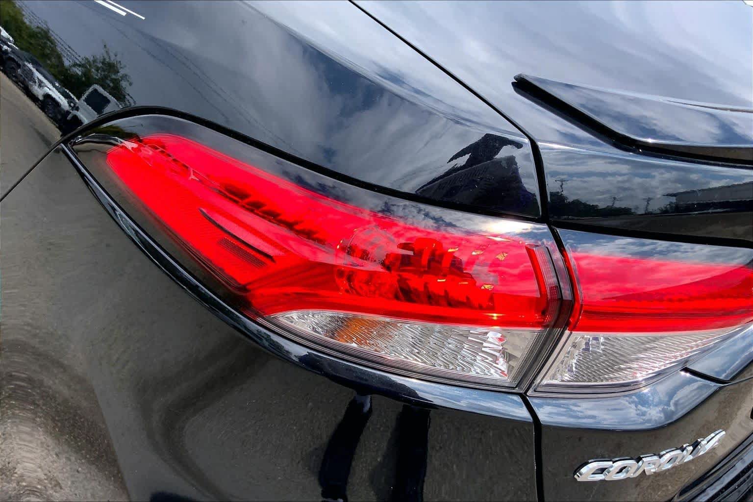 Used 2020 Toyota Corolla SE FWD image 29