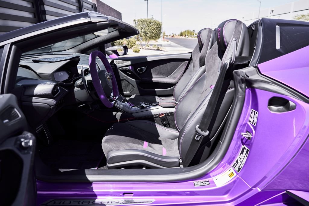 Used 2024 Lamborghini Huracan EVO image 34