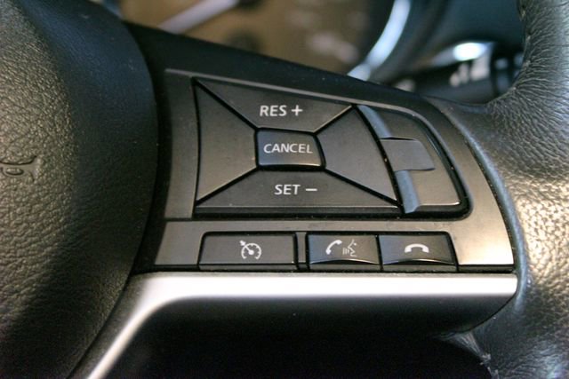 Used 2017 Nissan Rogue SV AWD/4WD image 23
