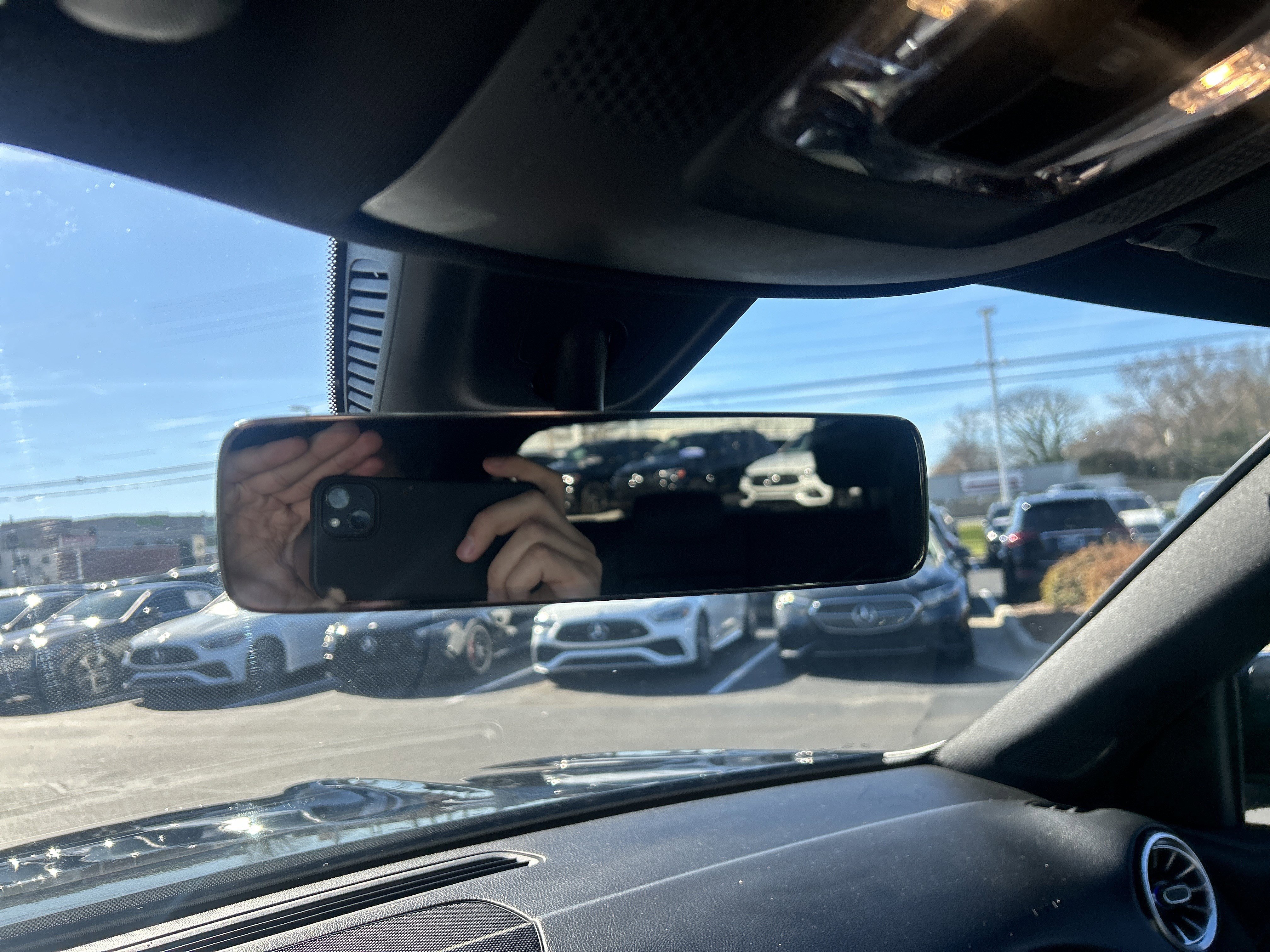 Used 2022 Mercedes-Benz GLB 250 w/ Premium Package Lite image 27