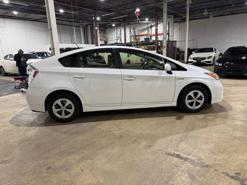 Used 2014 Toyota Prius Three image 7