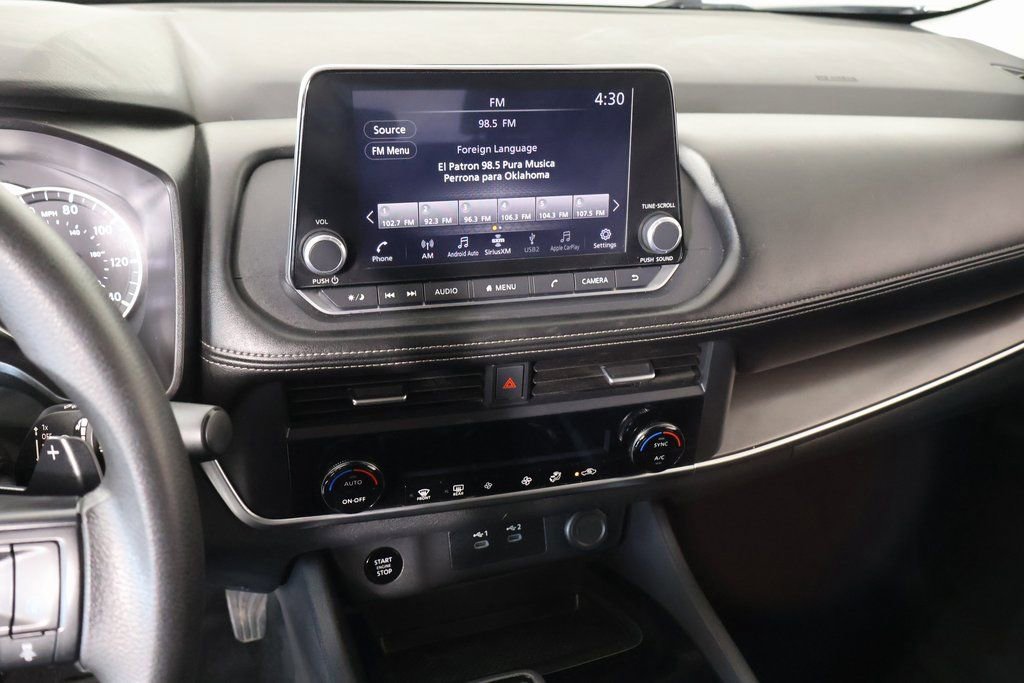 Used 2024 Nissan Rogue SV image 5