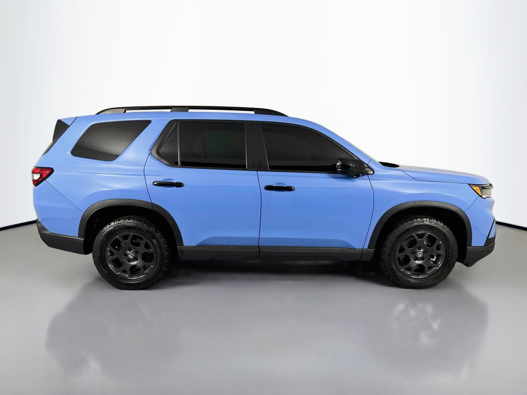 Certified 2025 Honda Pilot TrailSport image 4