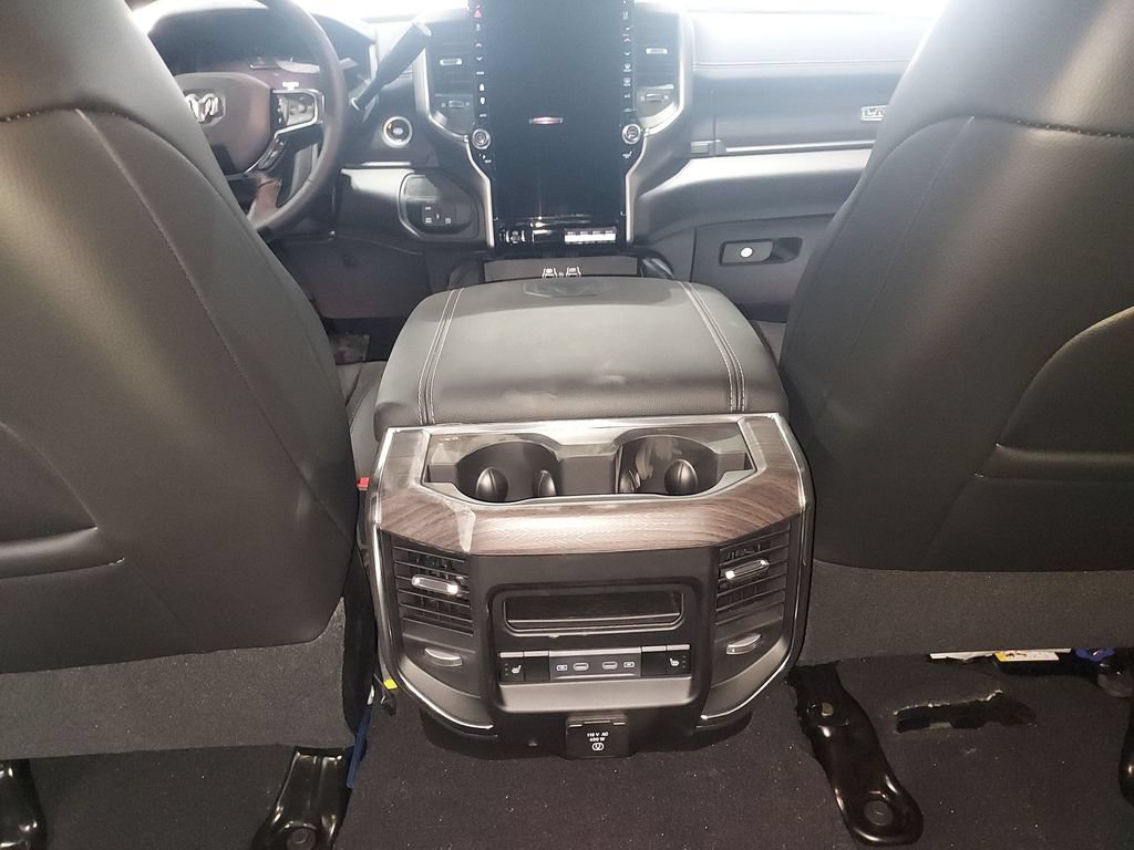 New 2026 RAM 2500 Laramie AWD/4WD image 10