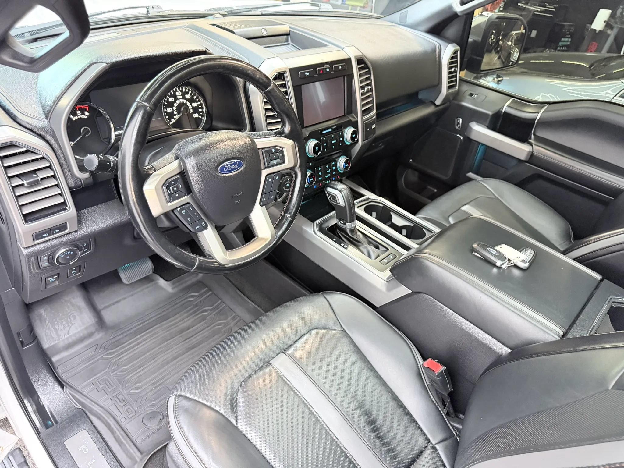 Used 2018 Ford F150 Platinum w/ Equipment Group 701A Luxury AWD/4WD image 12