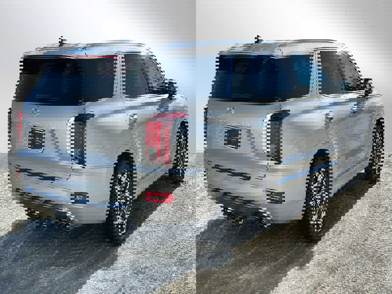 Used 2022 Hyundai Palisade Calligraphy image 3