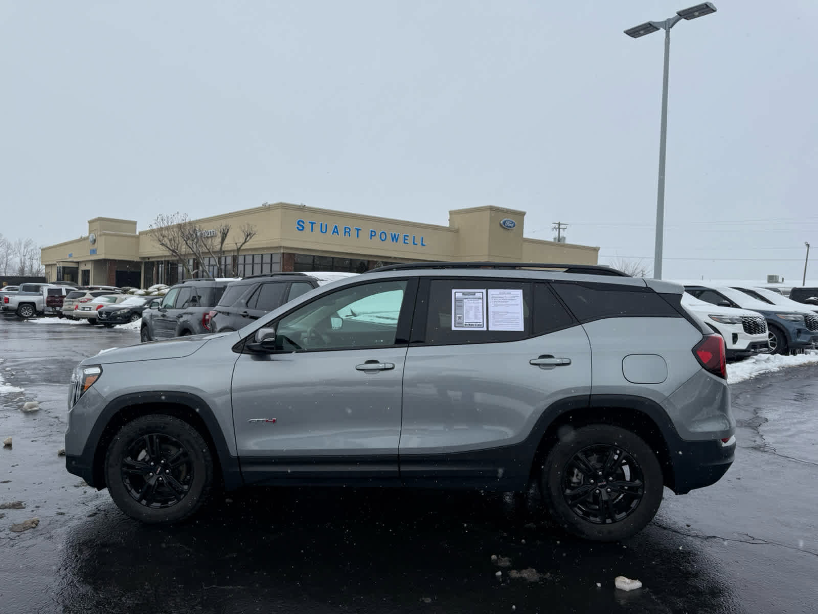 Used 2024 GMC Terrain AT4 image 25