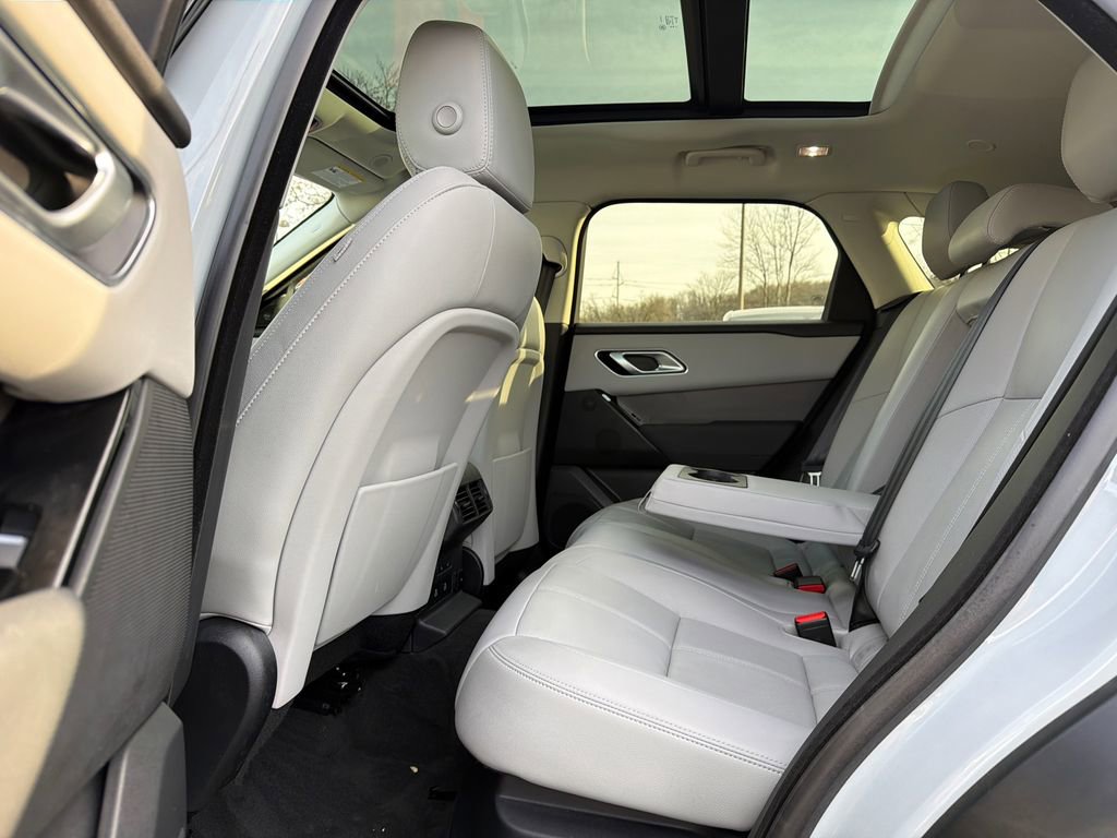 Used 2025 Land Rover Range Rover Velar Dynamic SE image 18