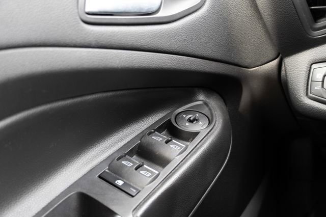 Used 2017 Ford Escape SE w/ Equipment Group 201A FWD image 16