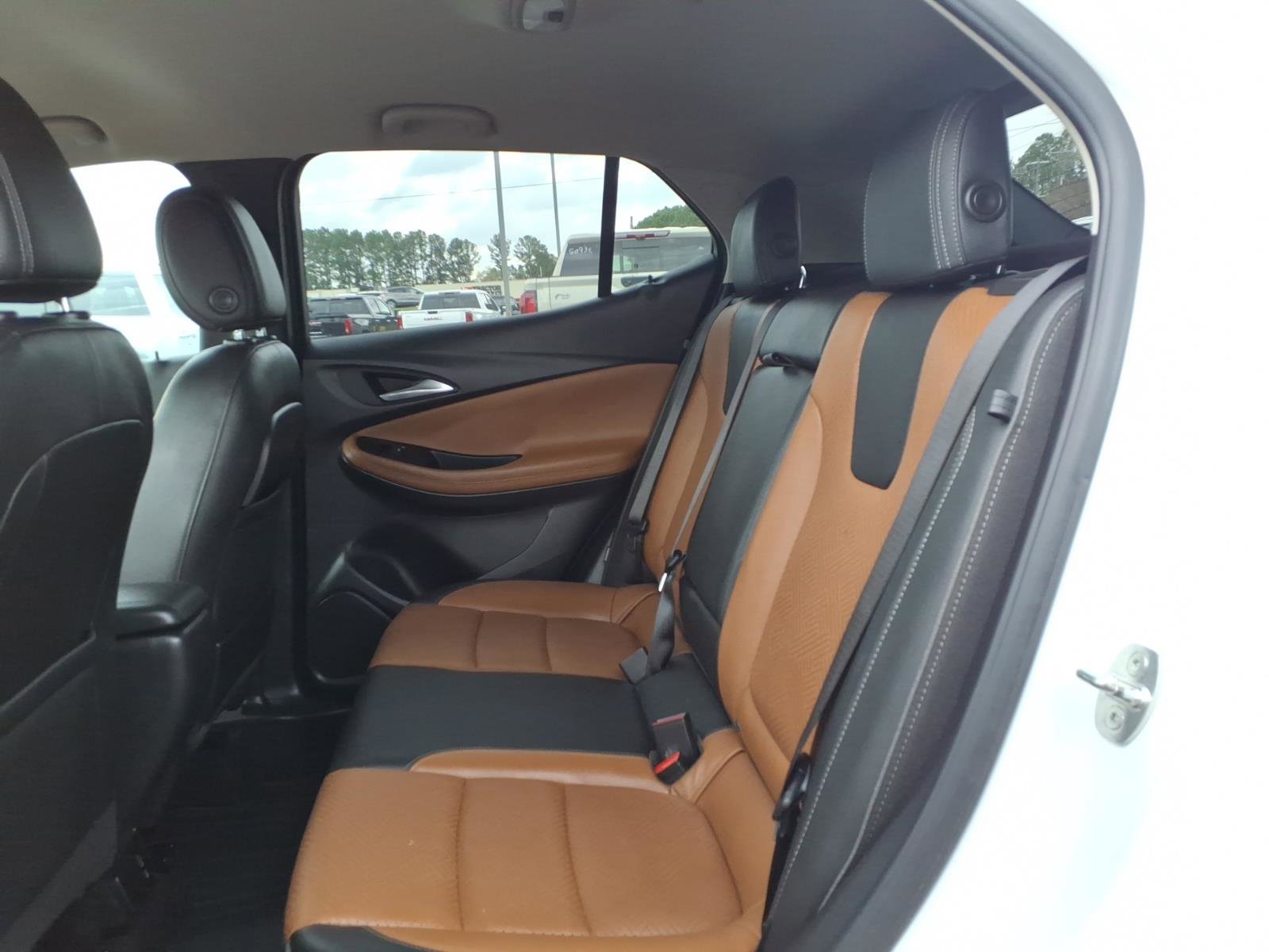 Used 2020 Buick Encore GX Essence image 23