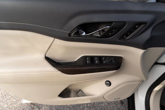 Used 2022 GMC Acadia Denali w/ Denali Ultimate Package image 12