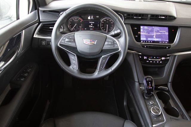 Certified 2025 Cadillac XT5 Premium Luxury image 27