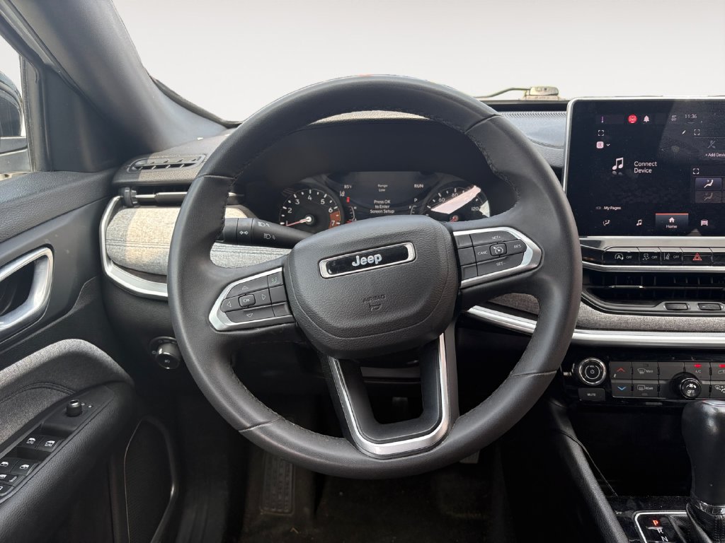 Used 2023 Jeep Compass Latitude AWD/4WD image 12