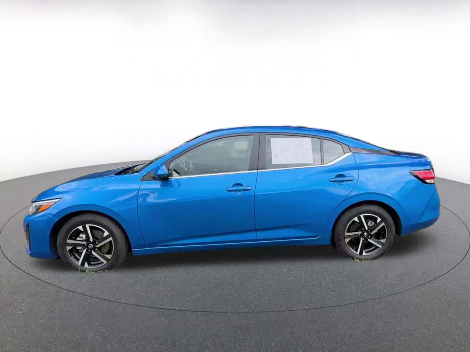 Used 2025 Nissan Sentra SV FWD image 8