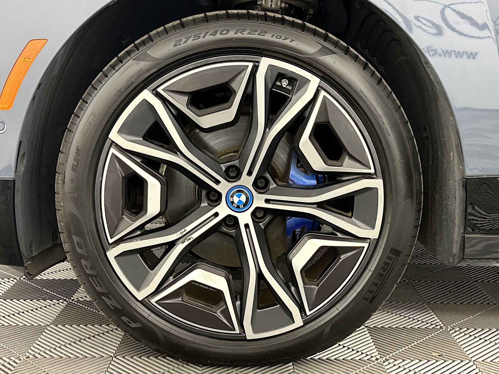 Used 2022 BMW iX xDrive50 w/ Premium Package image 33