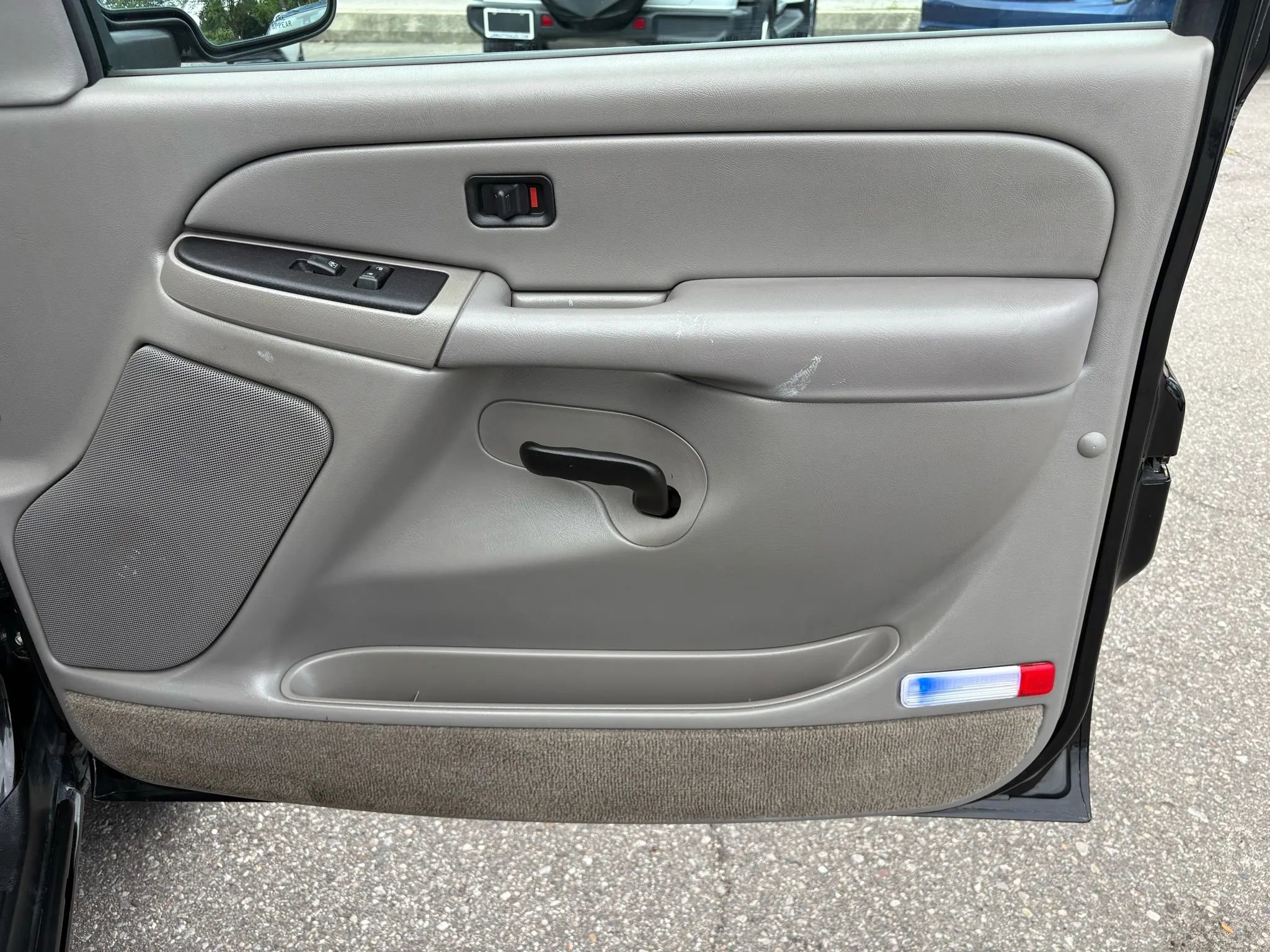 Used 2005 Chevrolet Avalanche Z71 w/ Preferred Equipment Group image 36