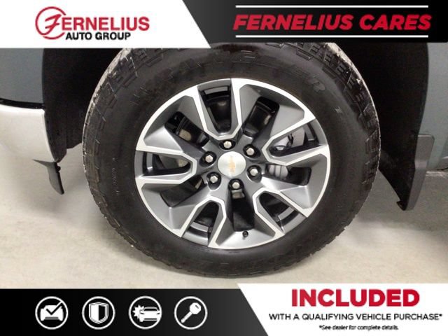 Used 2025 Chevrolet Silverado 1500 LT AWD/4WD image 14