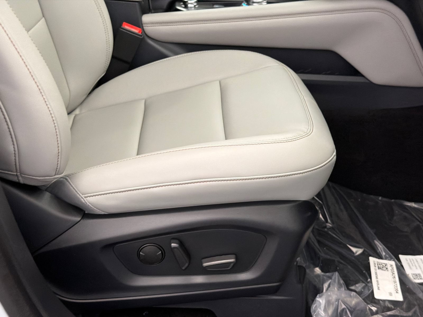 New 2026 Ford Explorer Active w/ Active Comfort Package AWD/4WD image 12