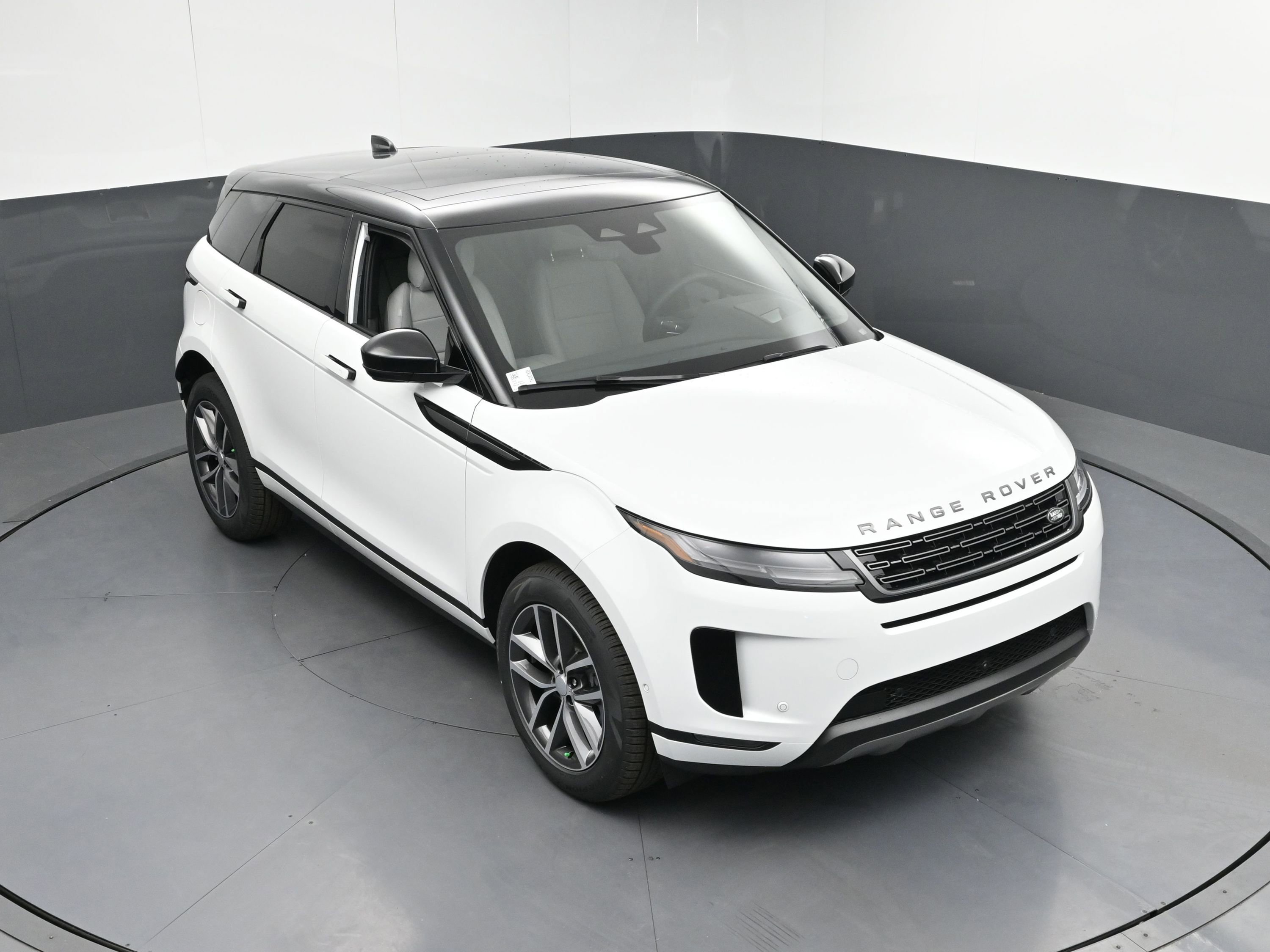 New 2026 Land Rover Range Rover Evoque S image 36