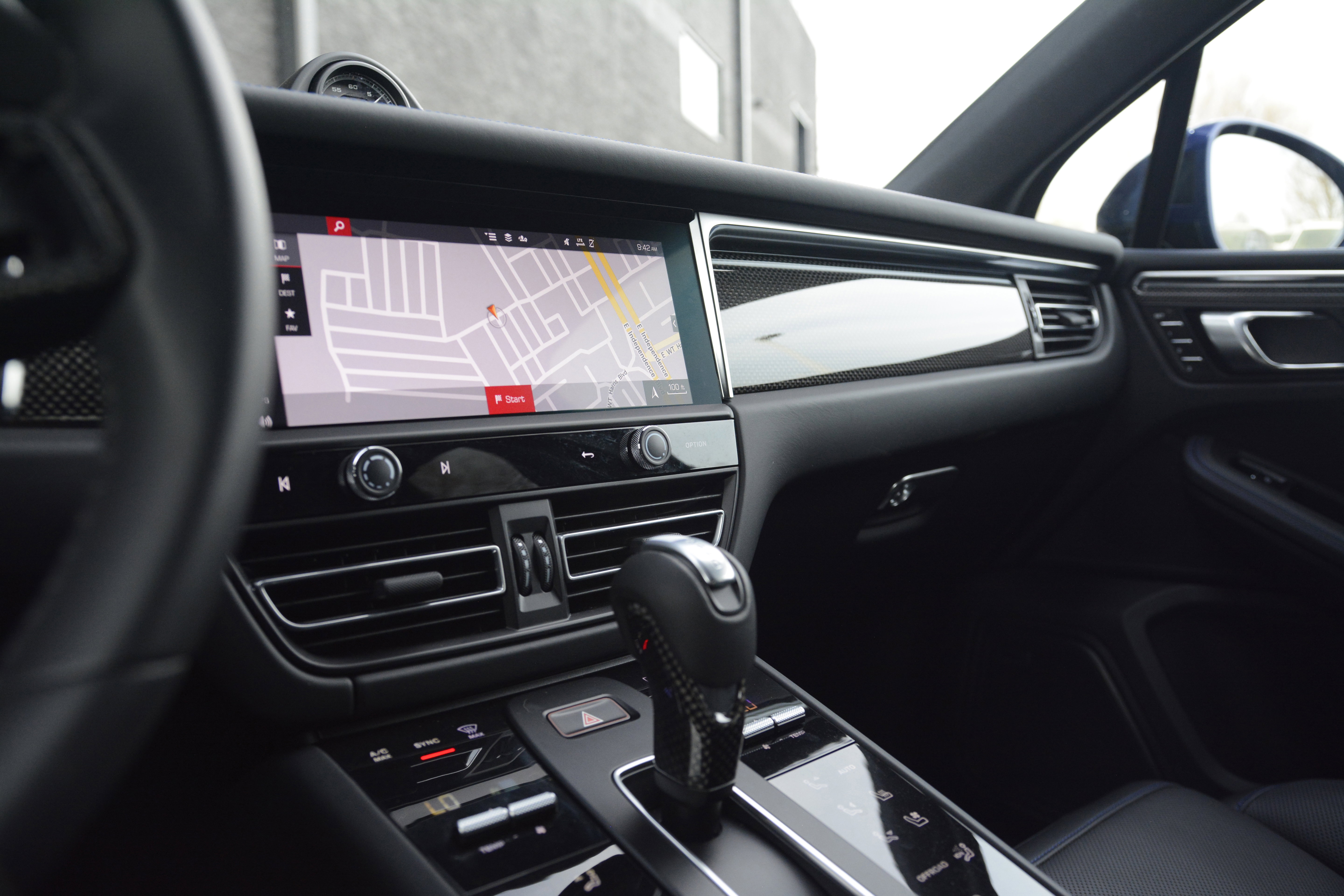 Certified 2024 Porsche Macan GTS w/ Premium Plus Package AWD/4WD image 23