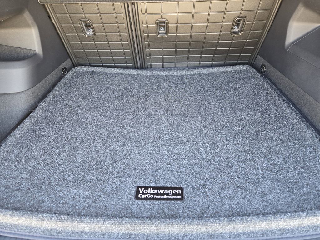 New 2026 Volkswagen Tiguan SEL R-Line image 25