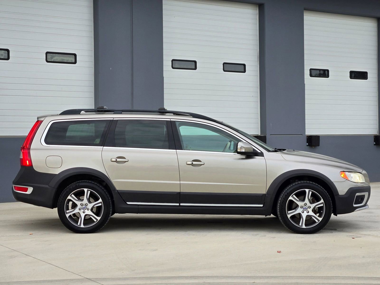 Used 2013 Volvo XC70 T6 image 9