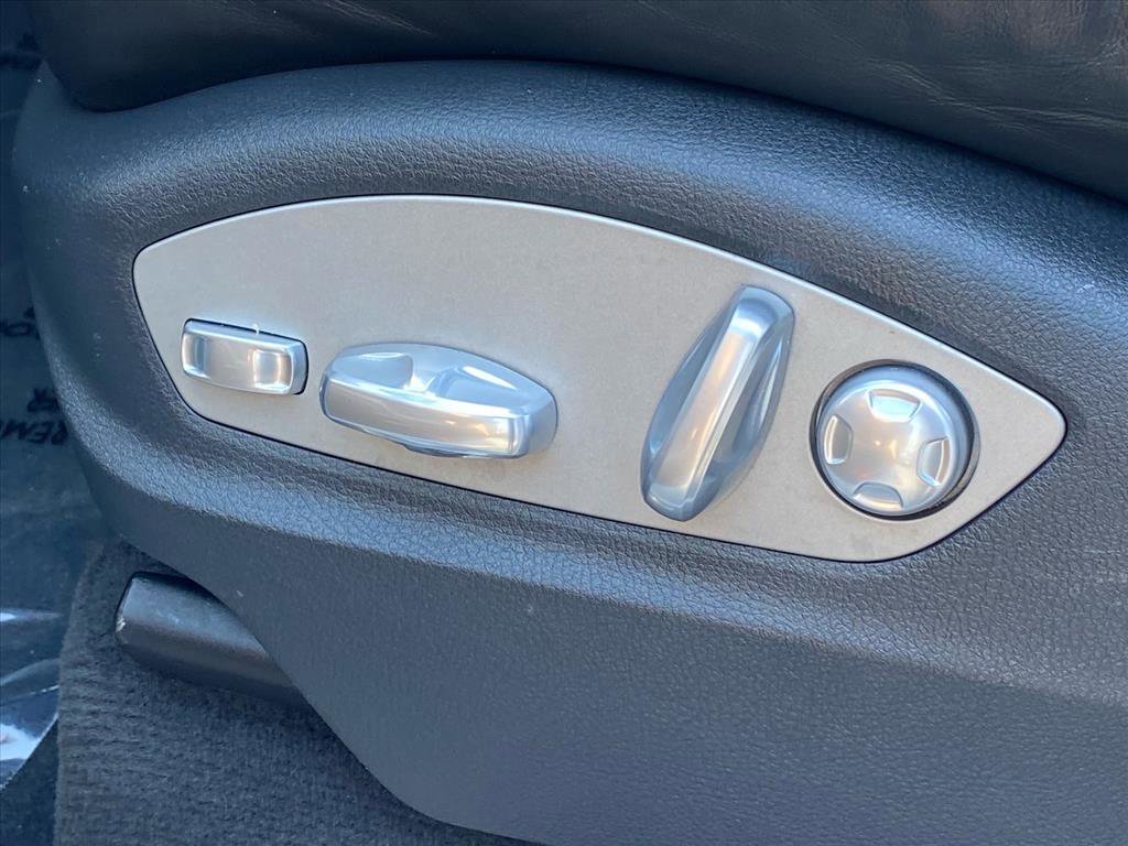 Used 2016 Porsche Cayenne S image 13