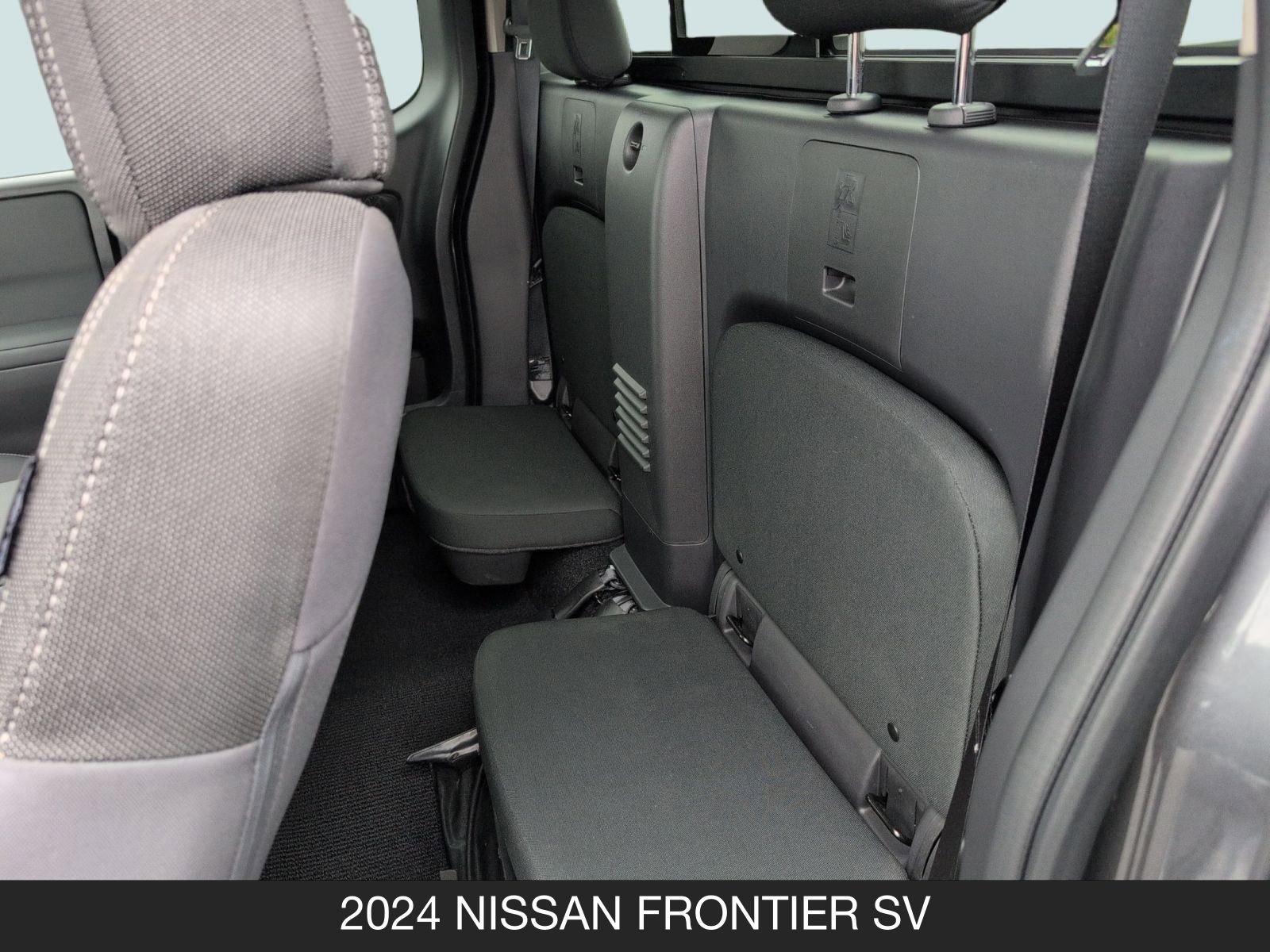 Used 2024 Nissan Frontier SV w/ SV Convenience Package image 15